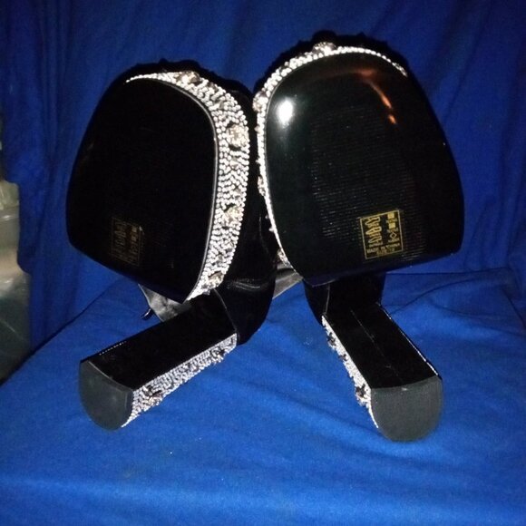 AZALEA WANG "BURY ME AT MIDNIGHT" Size: 11 DIAMOND SKULLZ CHUNKY BOOTIE IN BLACK - Picture 7 of 7